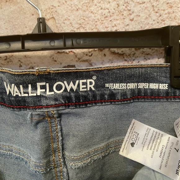 Wallflower Straight Leg High Rise Denim Jeans - Picture 6 of 8